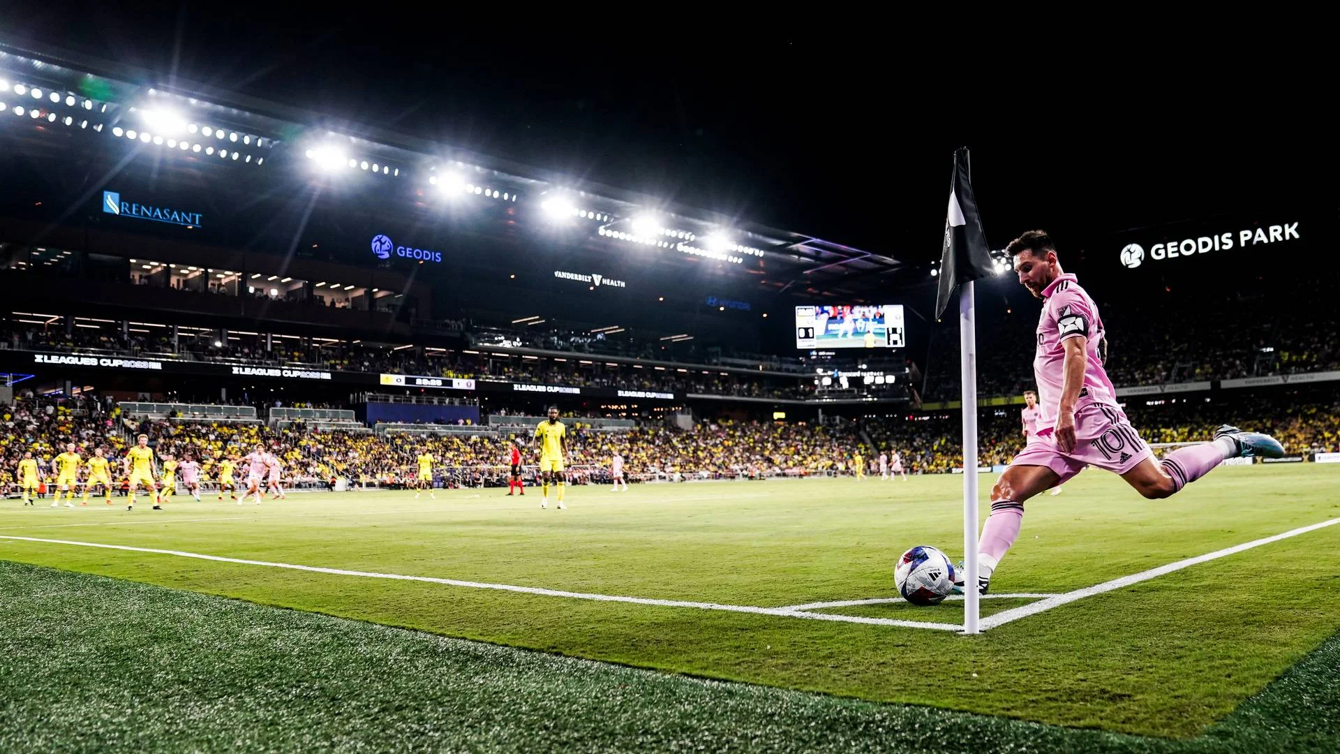 欧冠联赛精彩足球比赛画面